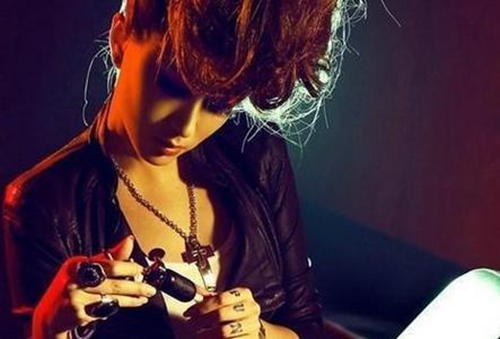 王梅廣場(chǎng)舞健身操瘦肚子
