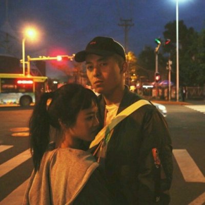 女生拿酒瓶傷感頭像11